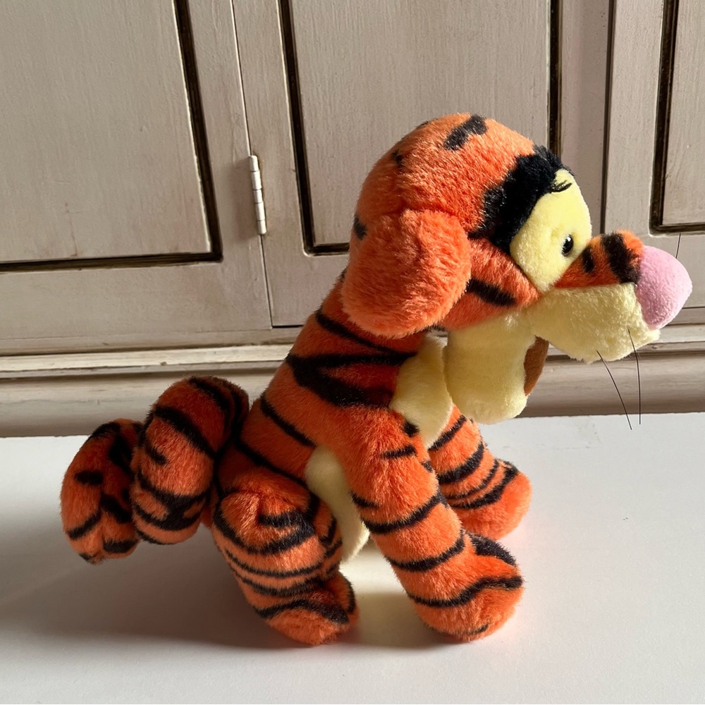 Vintage Tigger Winnie The Pooh Friend Disney 10" Plush Stuffed Animal Doll Toy